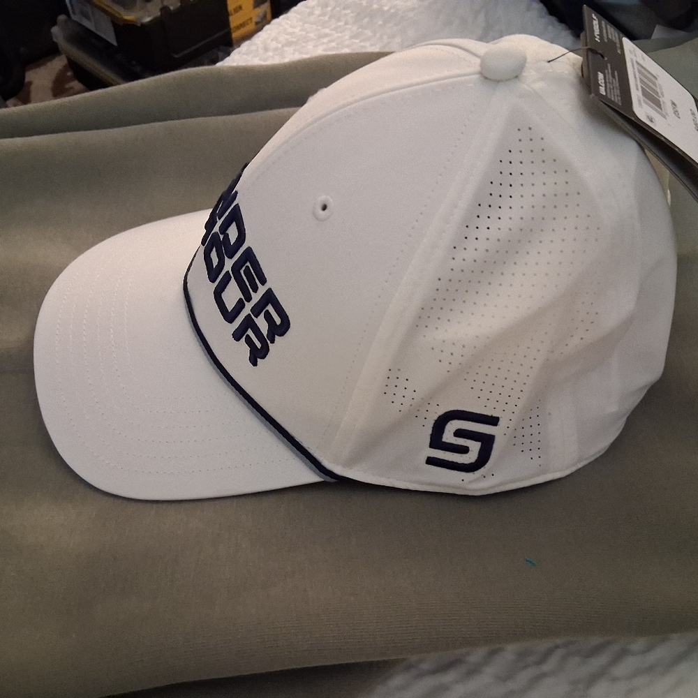 New! Under Armour Men UA Free Fit Cap Hat White Color OSFM - Picture 2 of 5